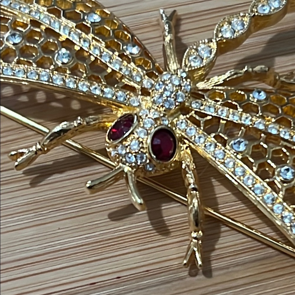 Vintage PS CO 1999 Elegant Gold Dragonfly Brooch with Crystal Accents - Picture 5 of 8